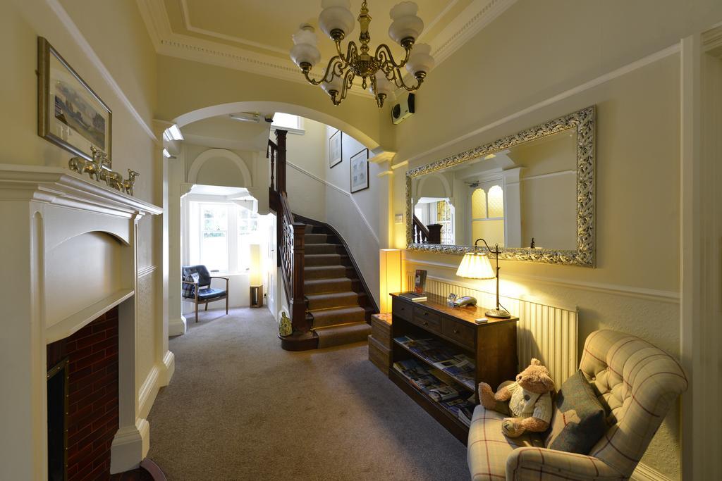 Torrdarach House Bed & Breakfast ピトロクリー エクステリア 写真